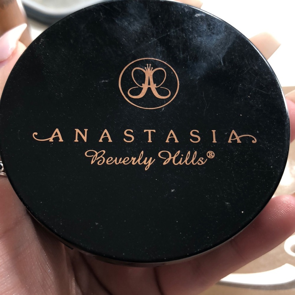 Anastasia peach nectar highlighter